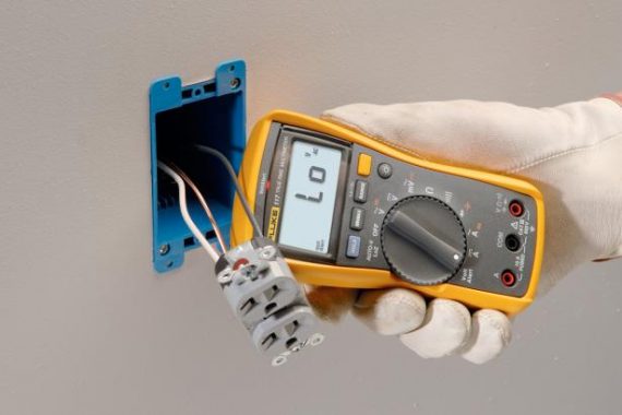 FLUKE 117 4