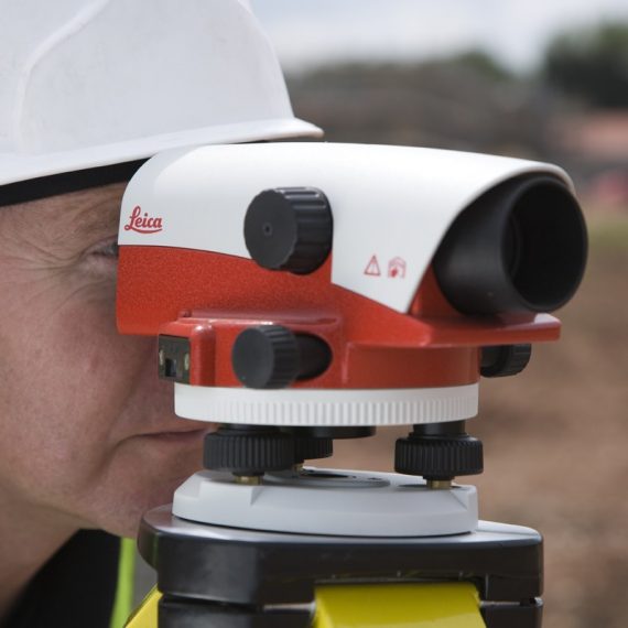 LEICA NA-720 4