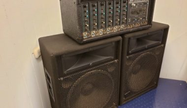 JBL Dos vías: Graves y medioagudos 1
